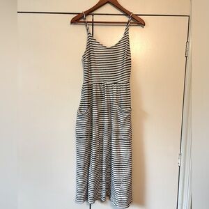 Gilli terry cloth striped dress. Women’s size medium. Great condition!